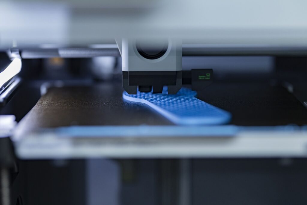 3d druck maschine bei ebert kunststoffbearbeitung in aktion, schwaebische alb.