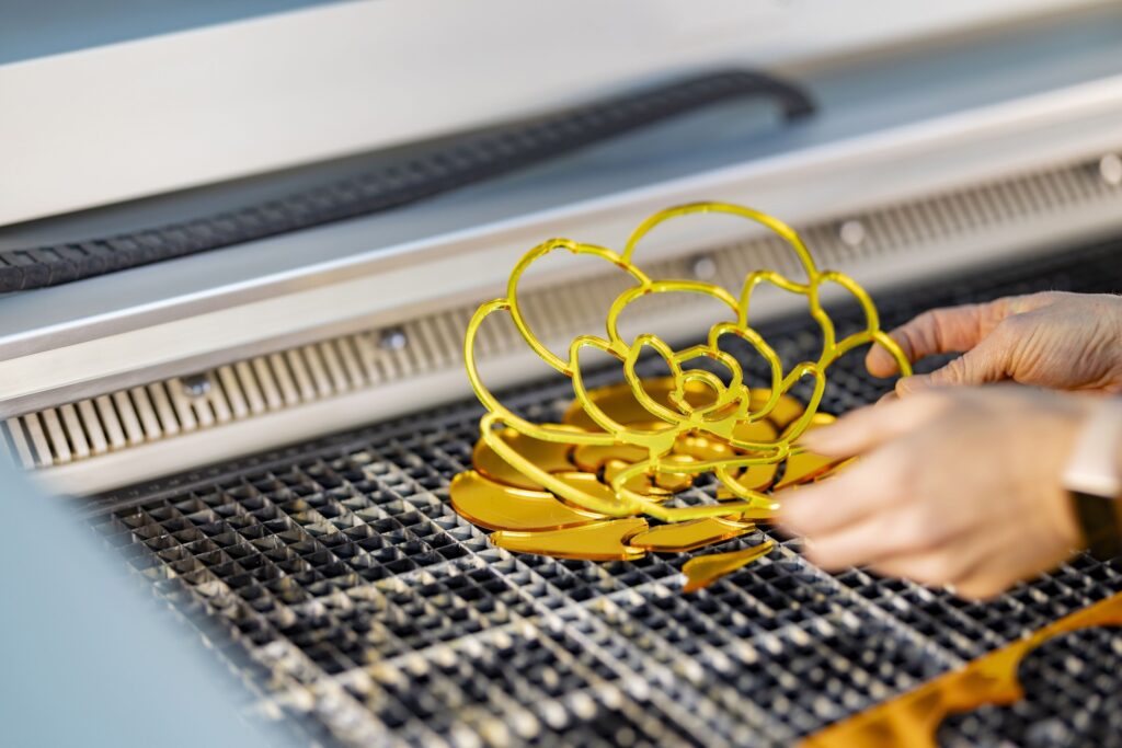 Ebert kunststoffbearbeitung praezise verarbeitung moderner maschinenpark