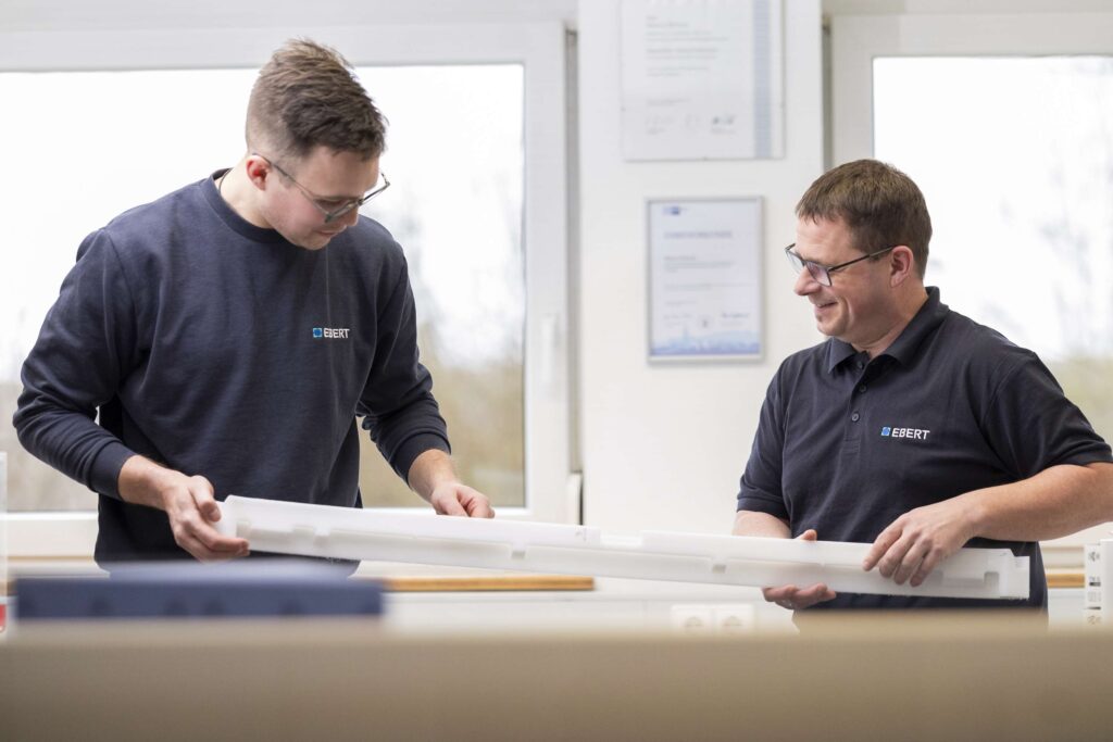 Maximale Bearbeitungsgröße: bis zu 3710 x 2080 x 250 mm