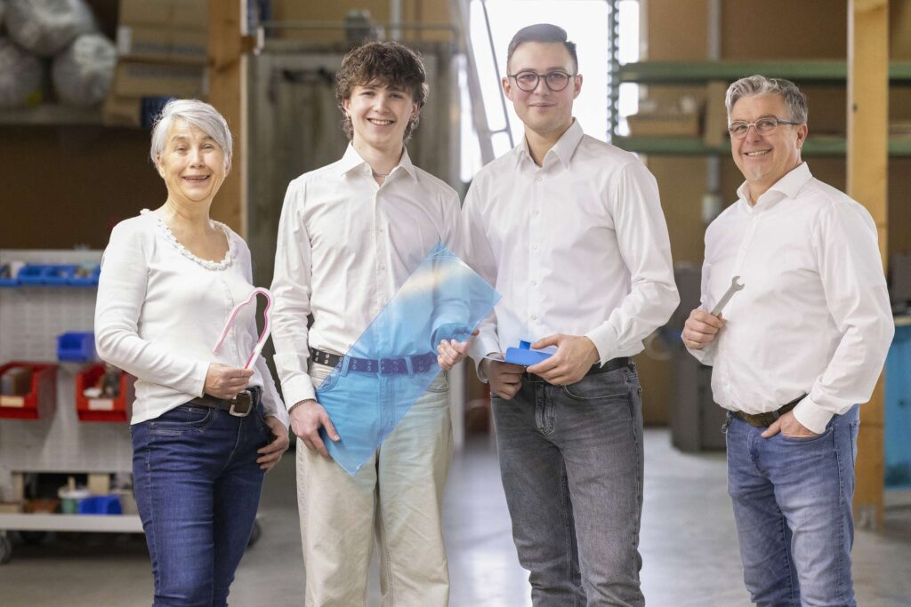 Ebert kunststoffbearbeitung team portrait