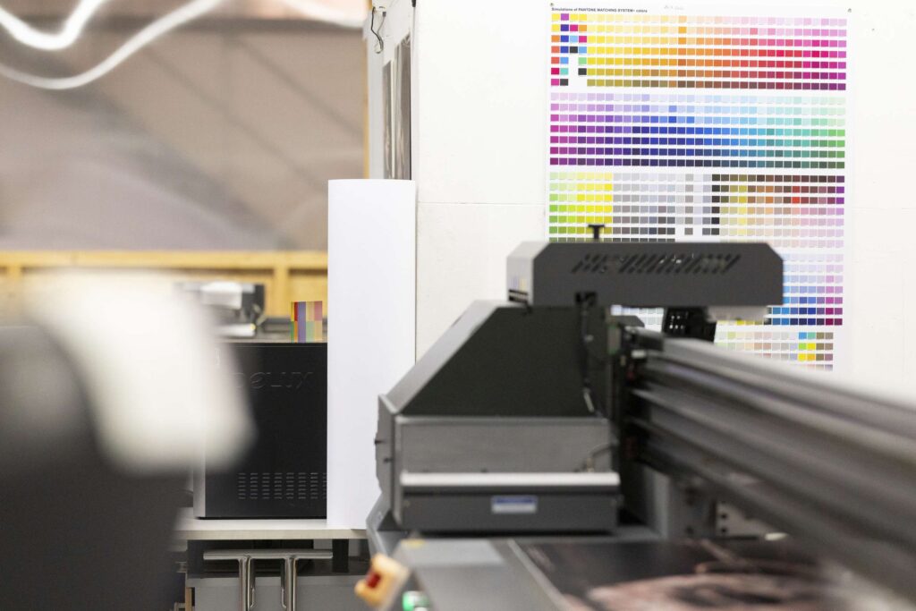 CNC-Maschine von Ebert Kunststoffbearbeitung bei der Arbeit in der Schwaebischen Alb.