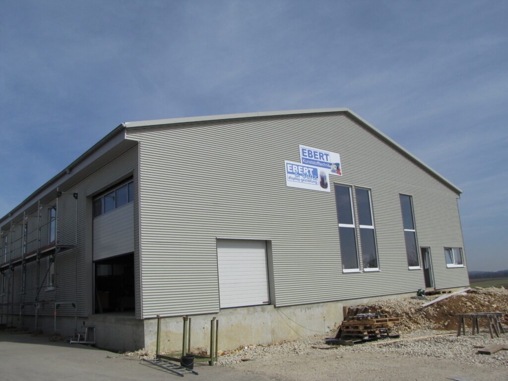 Neubau von Halle 3 bei Ebert Kunststoffbearbeitung.